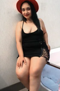 Madissononee Something different Pic 3