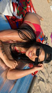 Tati_Mohanaa 🍒playa ,sol y arena 🌊🌞 Pic 2