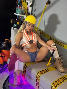 hannachris- THIS WAS A HARD DAY IN THE INDUSTRY Pic 3