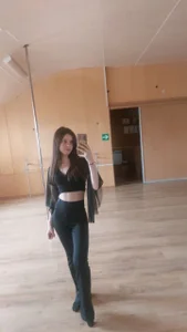 VelvetNyxen Public Pic