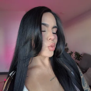 April_Sutraa xoxo slika 3