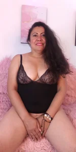 EmmaJhomson Public Pic