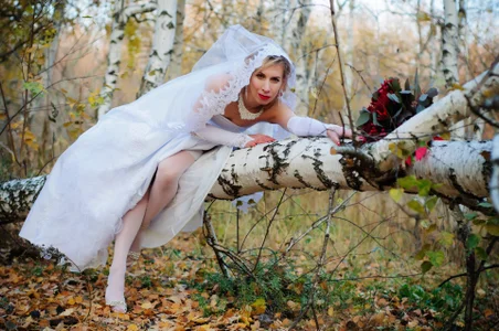 AdrianaSea Bride's Walk Pic 3