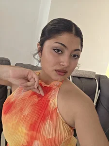 2323_Juls Public Pic 4
