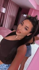 GinaValentinna 🤍 Gambar 3