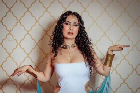 SamanthaAntolin happy halloween Sexy egyptian goddess 🍬👻 Pic