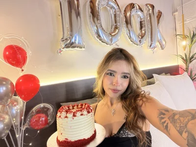 isabellestorm 100K🥳🥂 Foto 2