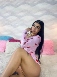 PINK OUTFIT💗🌸 de skailyn_angels  4 photos