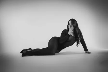 zara__sweet Sensual B&W Pic 3