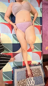 sexy-seema-bhabhiのBhabhi picsの 8枚の写真