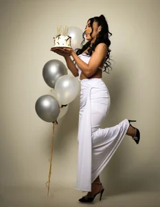 Roxana_gomez my happy birthday.🎂🤍🩶 Poză