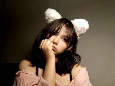 KiaConfrey Public Pic 3