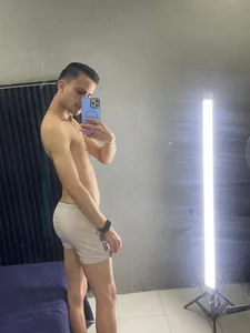 🍆HOW ABOUT THIS BEAUTIFUL SKINNY🥵 de Axel-Bigcock Foto 2