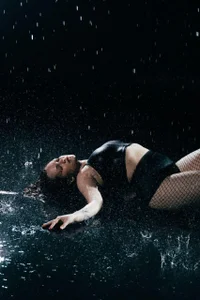 Lessie_ Public Hình 2