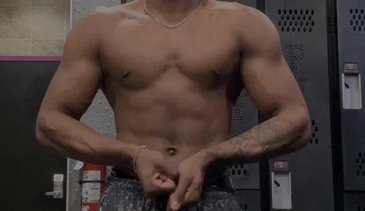 decentdong: Public ( фото)