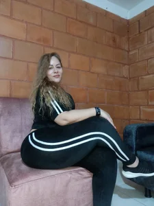 Sporty comfort 🔥 de SluttyMilf79  5 photos