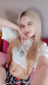 LeaLamour love at first sight  2 снимка
