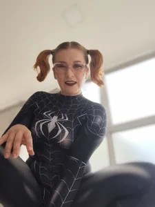 🕷️ Spider woman 🕷️ de AllisonRoberts_  Imagens