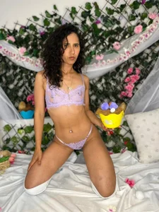 FernandaBrown__ Easter Vibes 🌸🐰 Foto 4