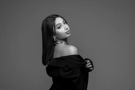 White and black is nice too od Electra_Joness  6 snímek