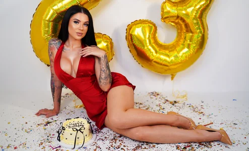 CarolinePrescott 20 Something Bilde 7