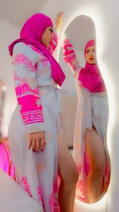 jamila_zair How nice it is to find a person with your same level of perversion 🥵 Foto 2