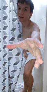 aaronthomas_ fun in the bathroom Pic