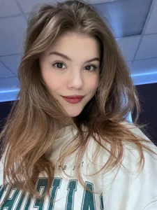 EvaThopson photo from the stream Pic 3