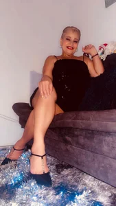 Lucy_Milf_68 merry christmas Pic 6