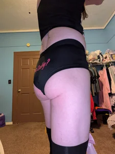 Public de NerdyFemboy  6 Imagens