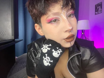 Isabella_bright Goth gilr slika