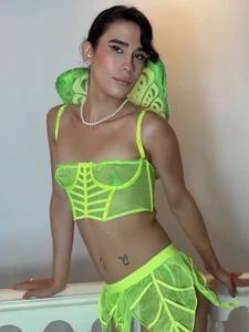 kairy_lynn Public - {count, plural, one {תמונה אחת} two {שת י תמונות} many {# תמונות} other {# תמונות}}