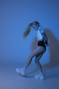 Jackie_Swann Adidas harbass hah Foto 4