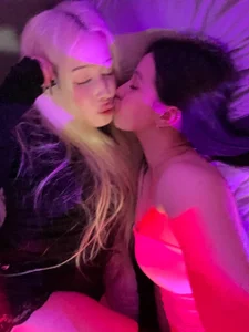 BabyMooon: The brunette and the blonde are whispering their secrets to you… Wanna find out? 🔥 ( 7 фото)