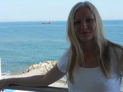 PrettyHairyBlonde Public slika 3