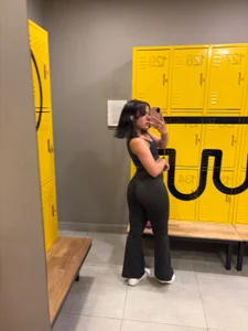 Kara_banks GYM টি ছবি