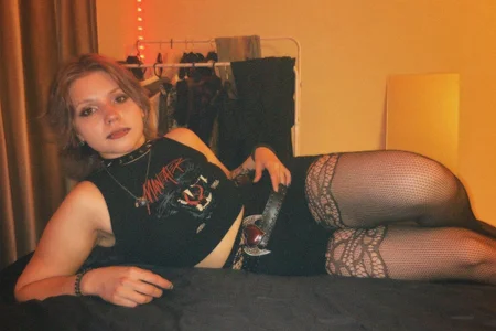 VelouraXo 🌙 After Dark Pic 4