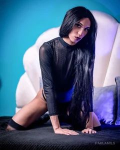 Liz_Hills Liz  4টি ছবি