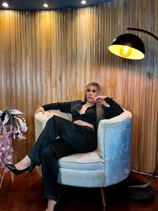 SophieBarnett I'm the queen of your fantasies Pic 4