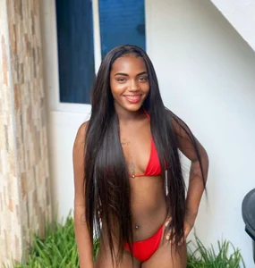 Red temptation!! 💋🍒 de EXOTIC_EBONY_  2 Imagens