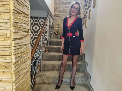 HornyMilf_555 me dress office Εικόνα 2