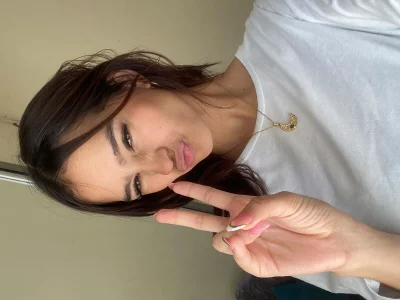 I’m glowing for you, love 💕 I’m live now from 8:30 AM to 3:30 PM (Colombia) just waiting to spoil y de MelodyMansson Foto 3