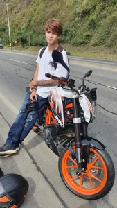 justin_stark7: Public ( 3 фото)