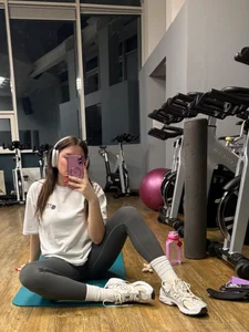 HeatherStrain Gym girl - {count, plural, one {תמונה אחת} two {שתי תמונות} many {# תמונות} other {# תמונות}}