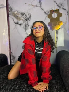 Willow_Levine Public  2 снимка