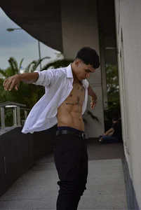 muscle_boyhorny Hi . fénykép