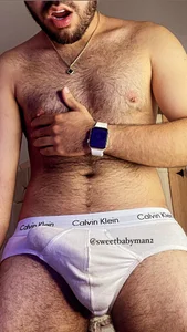 Jampool19のin white underwearの枚の写真