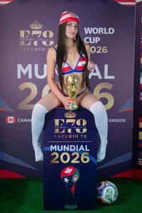 Zoe_swan USA 💙💝  5 снимка