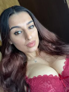 In burgundy lingerie de VallerieJones Foto 4