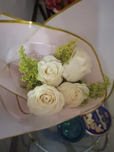 MartinaGuzmann Flowers Pic 3